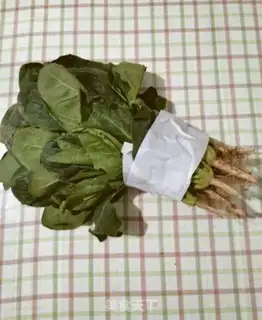Make Garlic spinach step 0