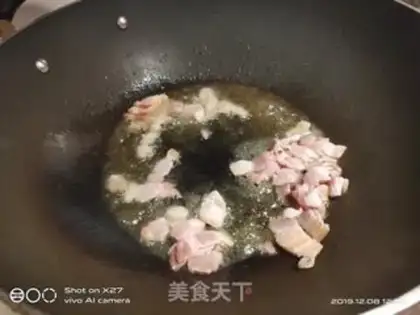 Make Bacon shrimp fried rice step 1