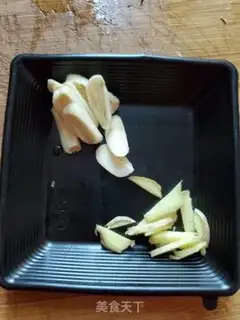 Make Three-coloured little fried meat step 1