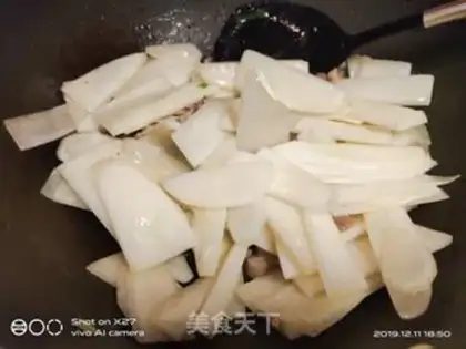 Make Five flowers for radish step 4
