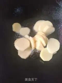 Make Peaches pointy potato soup step 1