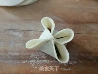 Make Four-Girl dumplings step 4