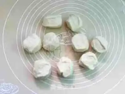 Make Cherie pretzels step 6