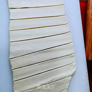 Make Seafood pulls the surface step 1