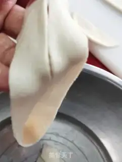 Make Seafood pulls the surface step 3