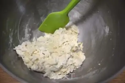 Make Scrambled snack step 1