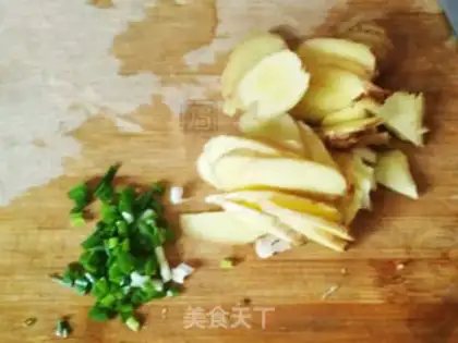 Make Pyramid onions step 2