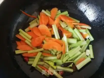 Make Carrot, celery, celery, powder step 4