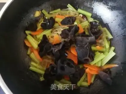 Make Carrot, celery, celery, powder step 5