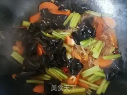 Make Carrot, celery, celery, powder step 8