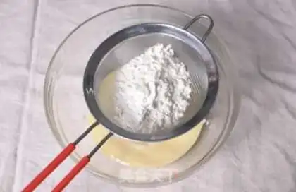 Make Strawberry scallop cake step 5