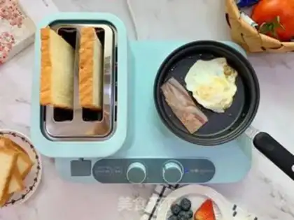 Make Bacon cheese sandwich step 1