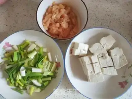 Make Chicken, garlic, tofu step 0