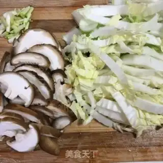 Make Five fragrance mushrooms and cabbage step 2