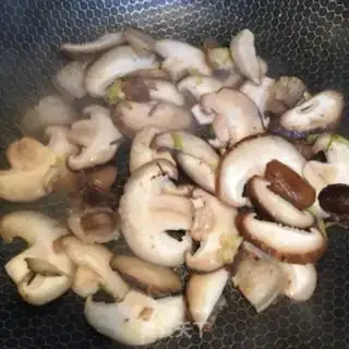Make Five fragrance mushrooms and cabbage step 4