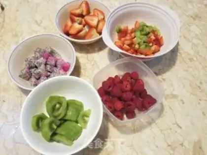Make Fruit birthday cake step 0