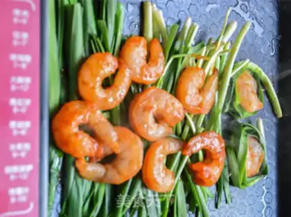 Make New Orleans shrimp sprouts step 3