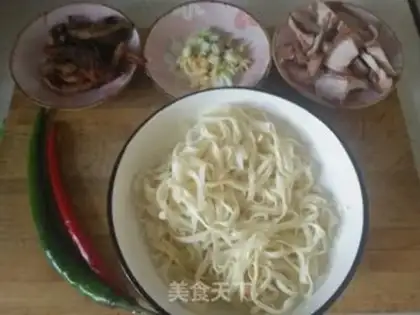 Make Pickled radish and saloon noodles step 0