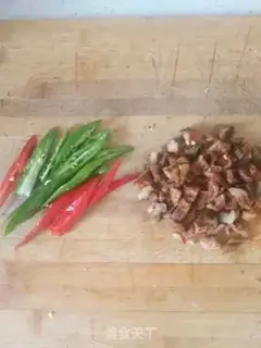 Make Pickled radish and saloon noodles step 1