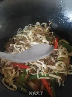 Make Pickled radish and saloon noodles step 8