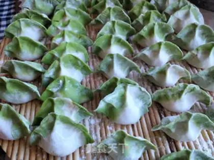Make Emerald shrimp pork dumplings step 8