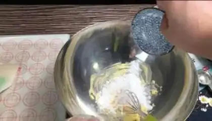 Make Toon with tea cookies step 1