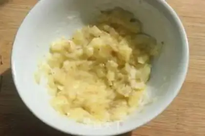 Make Banana souffle step 1