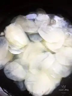 Make Spicy potatoes step 0