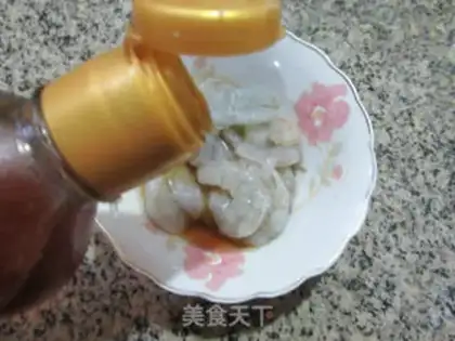 Make Pepper goldfish egg shrimp step 1