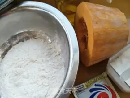 Make Pumpkin rolls step 0
