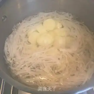 Make Jell-O tofu mushroom vegetable soup step 4