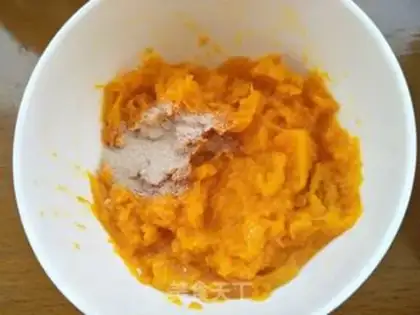Make Pumpkin rolls step 2