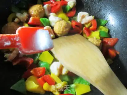 Make Pepper goldfish egg shrimp step 6
