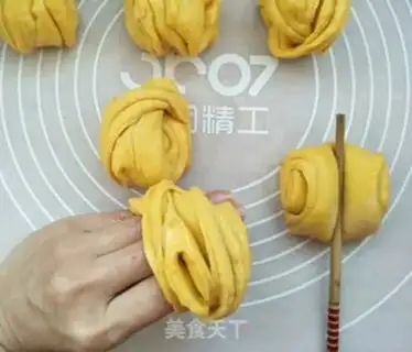 Make Pumpkin rolls step 7