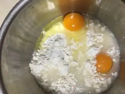 Make Onion egg radish oil step 1