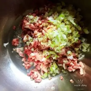 Make Beef mushroom bean rolls step 0