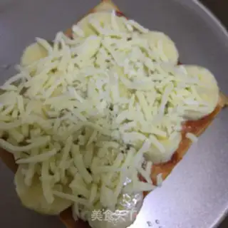 Make Banana toast pizza step 4