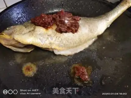 Make Onion bean petal yellowfish step 2