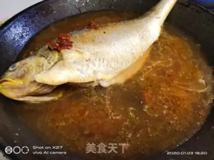 Make Onion bean petal yellowfish step 3