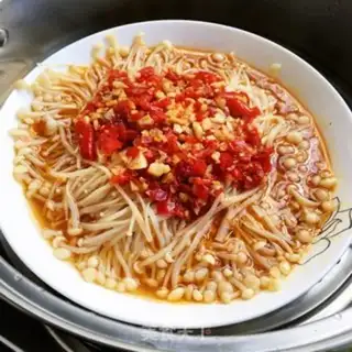 Make Scratch pepper garlic and golden needle mushrooms step 7