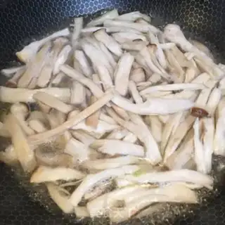 Make Onion onions, almond mushrooms step 4