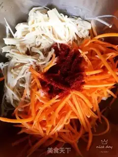 Make Carrot with golden needle mushrooms step 5