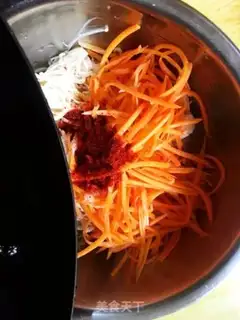 Make Carrot with golden needle mushrooms step 6