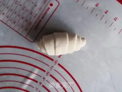 Make Bean-salary rolls step 5
