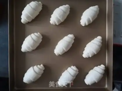 Make Bean-salary rolls step 6