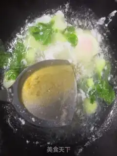 Make A cabbage egg fan step 4