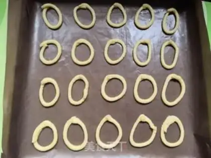 Make Roman shield step 10