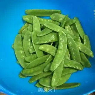 Make Clear the Dutch beans step 0