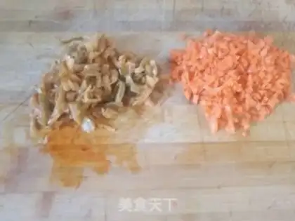 Make Squeeze beef and rice rice balls step 1
