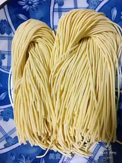 Make Soy sauce gravy noodles step 0